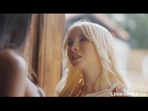 ❤️ הילדה חוזרת הביתה כמה חודשים לאחר מכן ובסופו של דבר אוכלת את הכוס של אמה החורגת ️ פורנו תוצרת בית אצלנו ❌❤